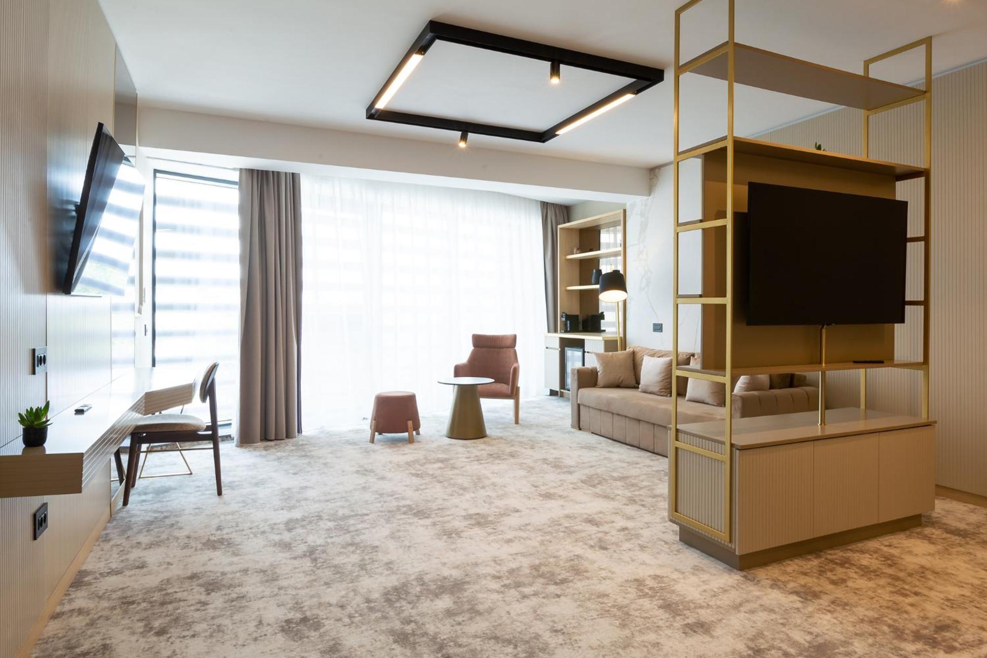 Lupa By Bueno Hotel